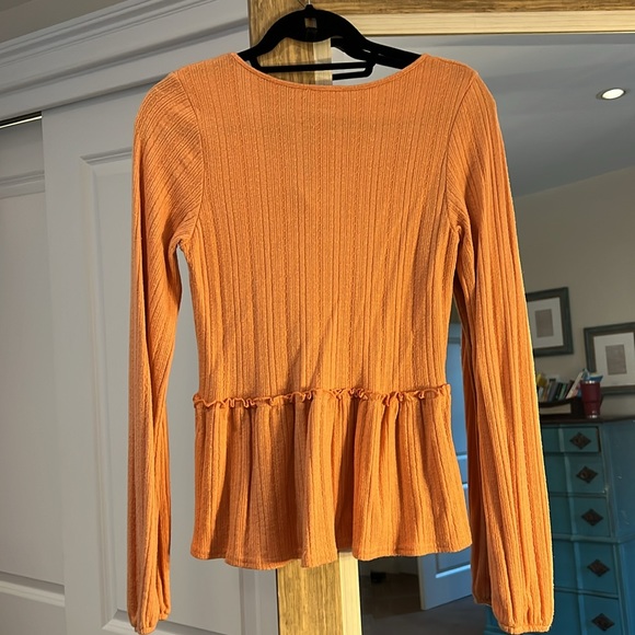 PINK LILY peach top - Picture 3 of 3